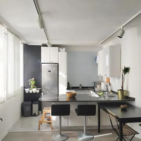 In Playa De Canteras, Playa Chica *