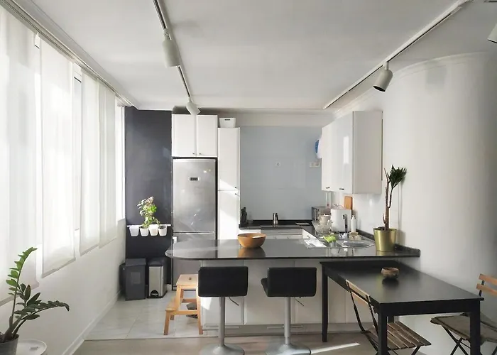 In Playa De Canteras, Playa Chica *